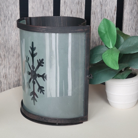 Snowflake Half Moon Shaped Glass Lantern - Picture 4 of 6